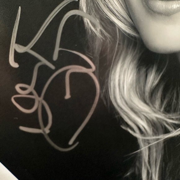 Whitney Duncan autographed poster - like new condition - Picture 2 of 2